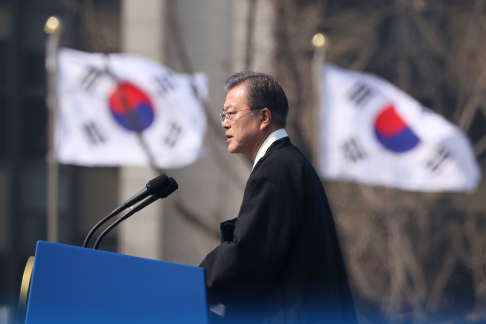 1일 서울 광화문광장에서 열린 제100주년 3.1절 기념식에서 문재인 대통령이 기념사를 말하고 있다 ⓒ뉴시스