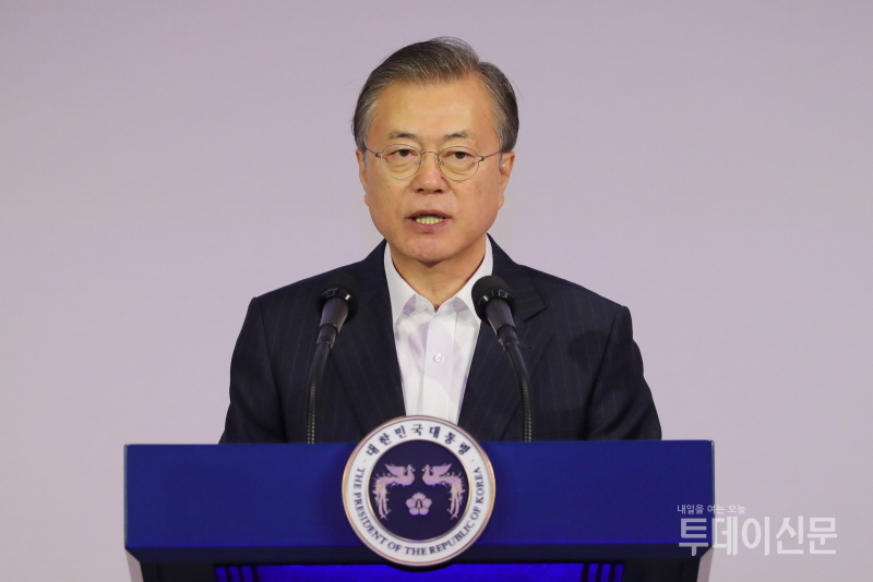 문재인 대통령이 지난 28일 서울 강남구 코엑스에서 열린 ‘DEVIEW 2019’에서 발언하고 있다. ⓒ뉴시스