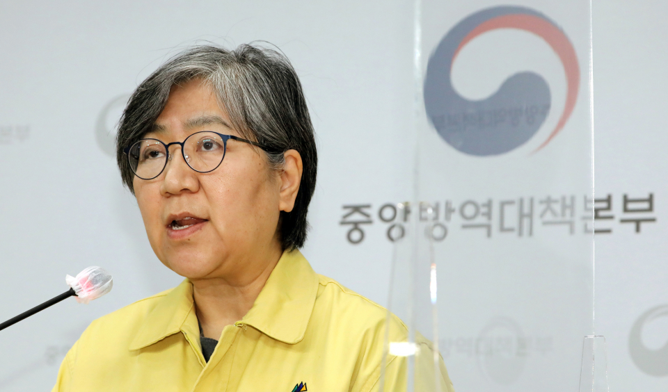 질병관리청 정은경 청장이 지난 14일 충북 청주 질병관리청에서 코로나바이러스감염증-19(코로나19) 중앙방역대책본부 브리핑을 하고 있다. ⓒ뉴시스