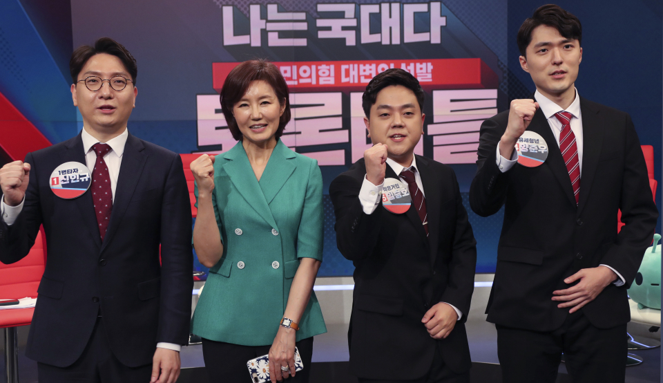 30일 서울 중구 TV조선 스튜대오에서 열린 국민의힘 대변인 선발을 위한 토론 배틀 ‘나는 국대다(국민의힘 대변인이다)’ 4강에 오른 신인규(왼쪽부터), 김연주, 임승호, 양준우 후보 ⓒ뉴시스