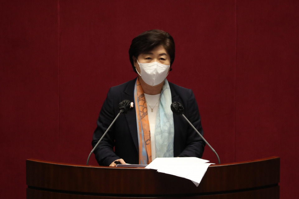 더불어민주당 서영교 의원이 지난 4월 20일 서울 여의도 국회 본회의에서 열린 대정부질문에서 발언하고 있다. ⓒ뉴시스