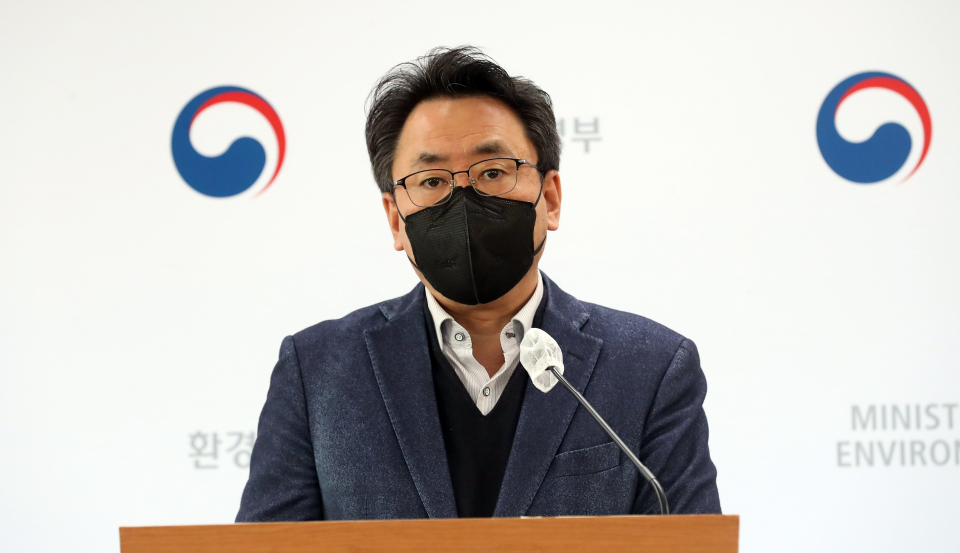 환경부 박용규 환경보건국장이 2022년도 환경보건·화학안전 분야 중점 추진과제를 발표하고 있다. 뉴시스