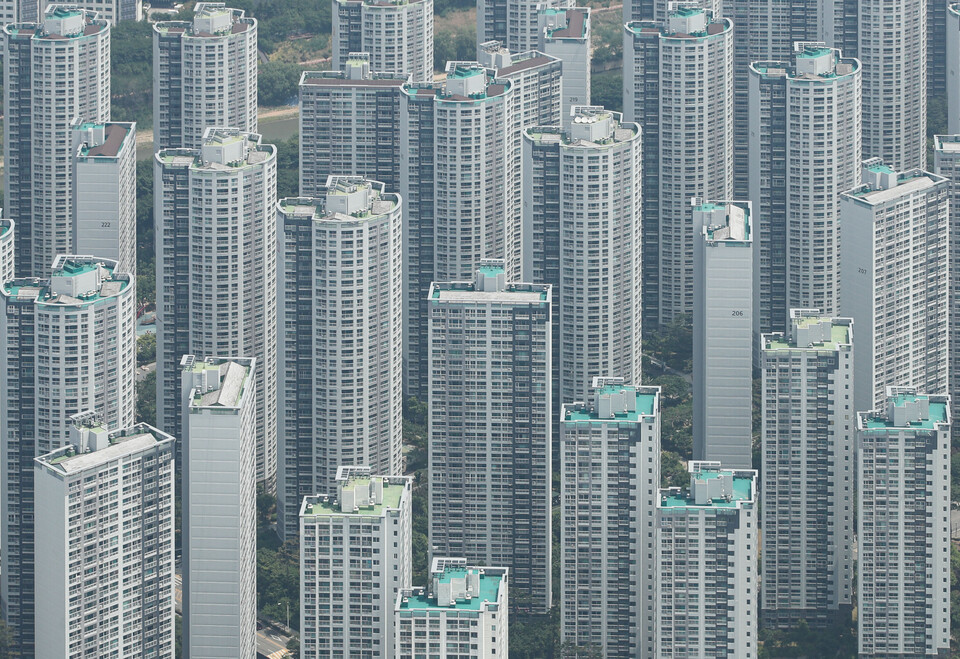 지난 2일 서울시 송파구 롯데월드타워 서울스카이에서 바라본 아파트 단지 모습 [사진제공=뉴시스]