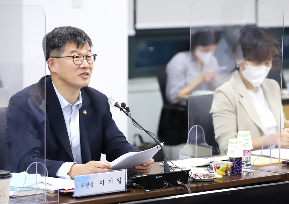 2022년 제18차 건강보험정책심의위원회에 참석해 발언하고 있는 보건복지부 이기일 제2차관. [사진제공=뉴시스]