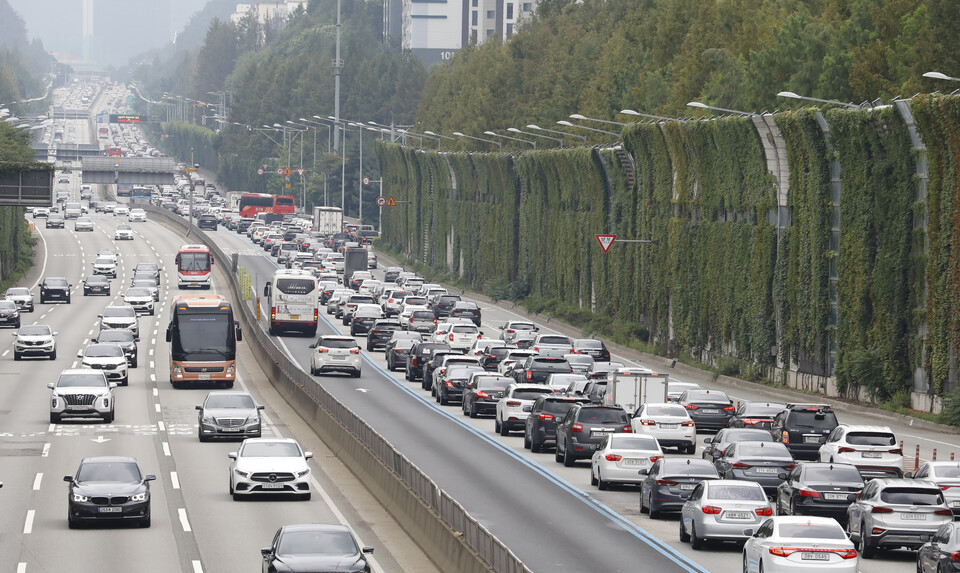 서울 잠원IC 인근 경부고속도로 하행선의 모습. [사진제공=뉴시스]