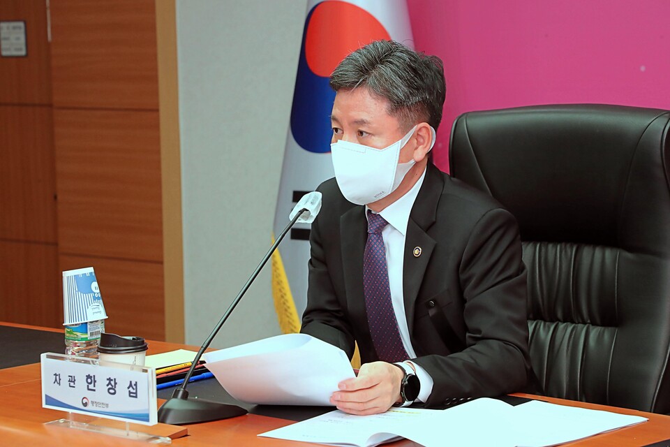 한창섭 행정안전부 차관이 지난달 31일 서울 종로구 정부서울청사에서 열린 지방교부세위원회 회의에 참석해 발언하고 있다. [사진제공=뉴시스]