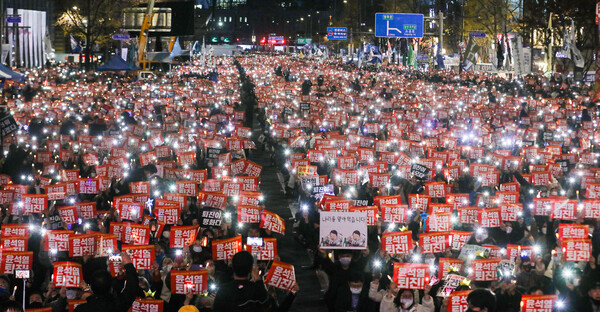 지난 19일 서울 중구 숭례문 일대에서 열린 정부 규탄 집회 [사진출처=뉴시스]