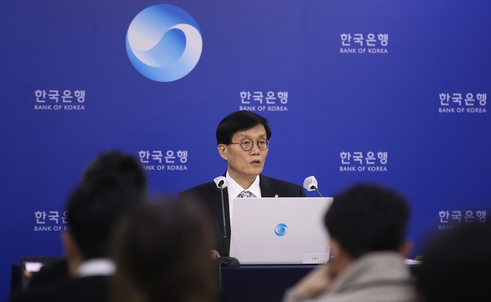지난해 11월 한국은행 이창용 총재가 금융통화위원회 통화정책 방향회의 결과에 대해 설명하고 있다 [사진출처=뉴시스]