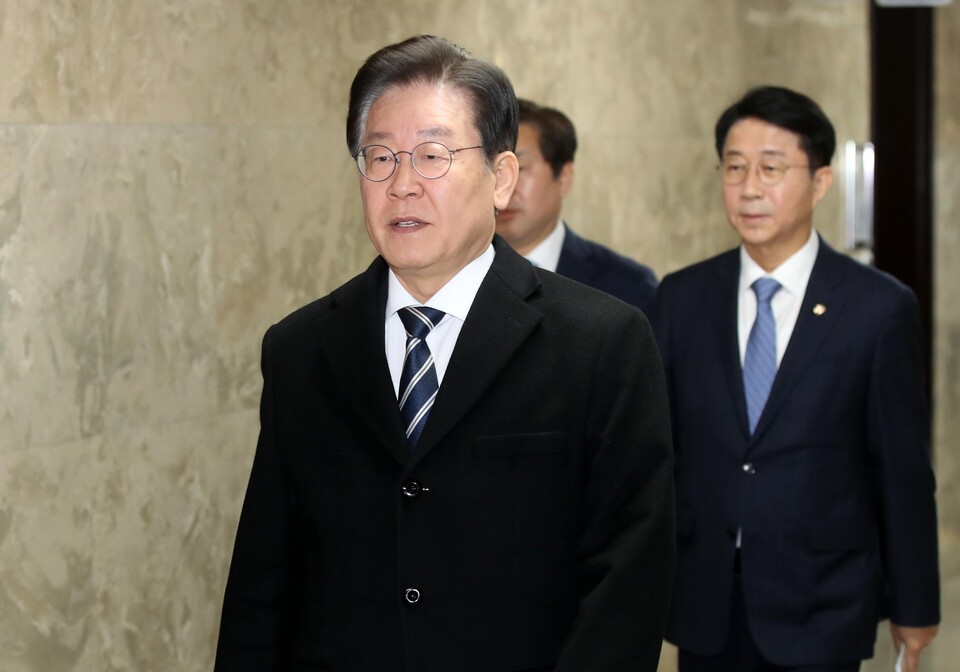 이재명 더불어민주당 대표가 6일 오전 서울 여의도 국회에서 열린 비공개 의원총회에 참석하고 있다. [사진제공=뉴시스]