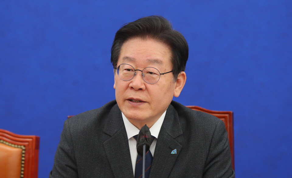 이재명 더불민주당 대표가 지난 13일 오전 서울 여의도 국회에서 열린 대일굴욕외교대책위원회 출범식에 참석해 발언하고 있다. [사진제공=뉴시스]