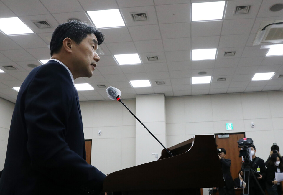 이주호 사회부총리 겸 교육부 장관이 14일 오전 서울 여의도 국회 교육위원회에서 열린 정순신 자녀 학교폭력 진상조사 및 재발 방지대책 수립을 위한 청문회에서 학교폭력 근절 종합대책에 대해 보고하고 있다.&nbsp; [사진제공=뉴시스]<br>