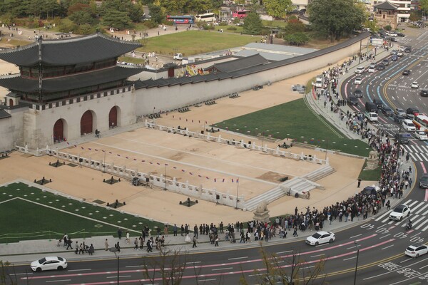 지난 15일 서울 종로구 '광화문 월대' 전경. 서울시와 문화재청은 이날 오후 '광화문 월대 새길맞이' 행사를 열고 월대 및 주변부 광장을 공개했다. [사진제공=뉴시스]&nbsp;<br>