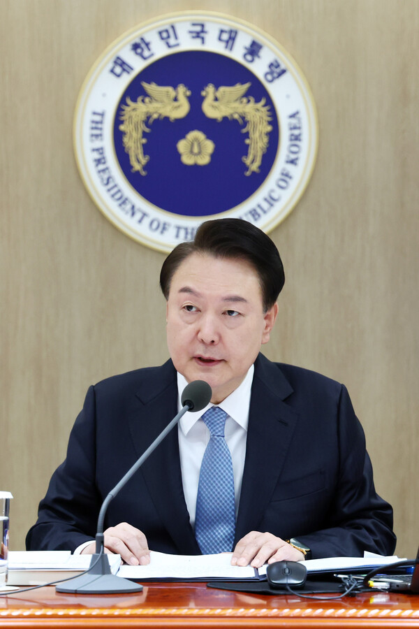윤석열 대통령이 6일 서울 용산 대통령실에서 열린 국무회의를 주재하고 있다. [사진제공=뉴시스]<br>