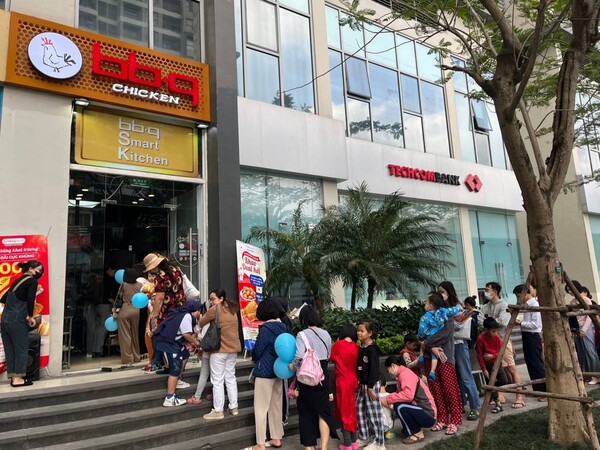 BBQ가 베트남 하노이에 배달·포장 전문 매장 BBQ 가드지아점을 오픈했다. [사진 출처=제너시스BBQ]