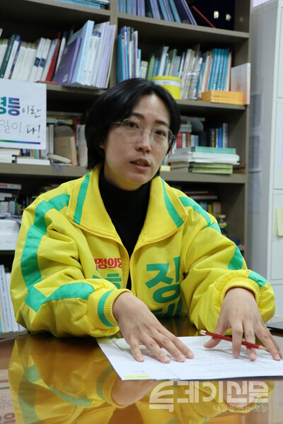 서울 마포을에 출마하는 녹색정의당 장혜영 의원이 국회 의원회관에서 인터뷰를 하고 있다.&nbsp;ⓒ투데이신문<br>