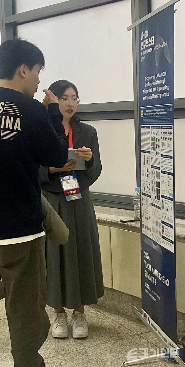 이달의 청년 김정인(왼쪽 두 번째). ⓒ투데이신문