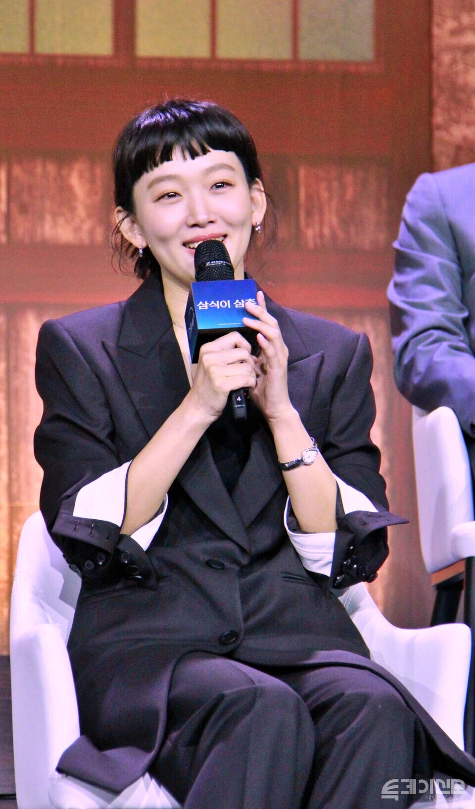 드라마 '삼식이 삼촌' 제작발표회에 참석한 배우 진기주가 질문에 답하고 있다. ⓒ투데이신문