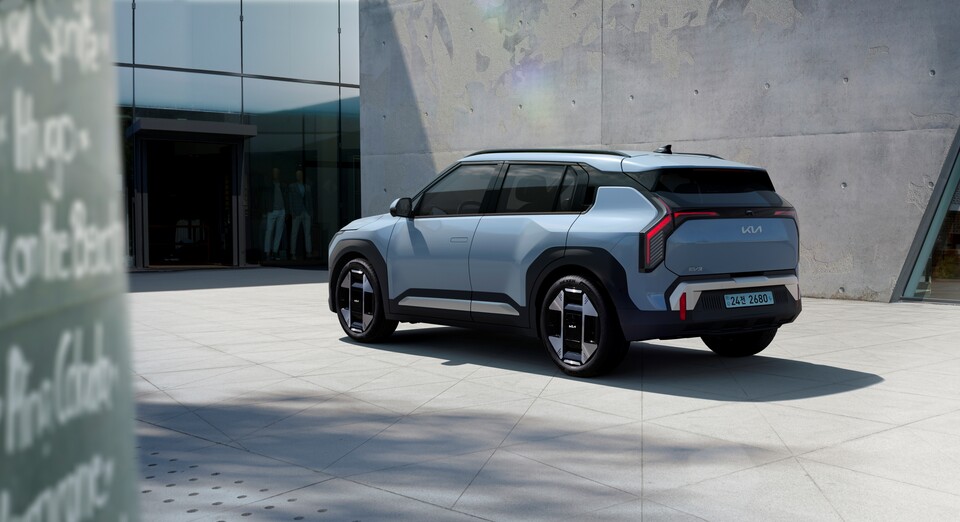 ‘더 기아 EV3’ 후면부 [사진제공=기아]<br>