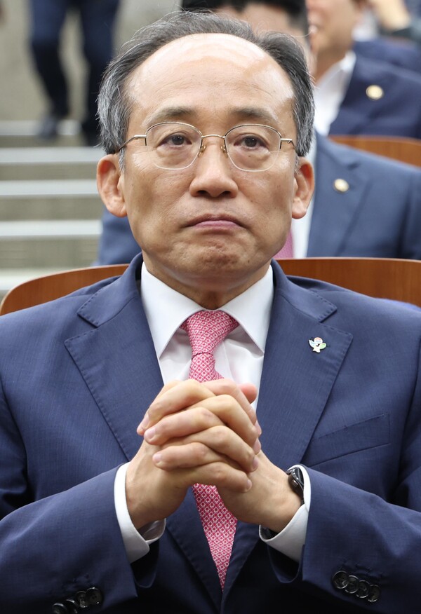 추경호 국민의힘 원내대표가 11일 오전 서울 여의도 국회에서 열린 의원총회에서 생각에 잠겨 있다. [사진제공=뉴시스]