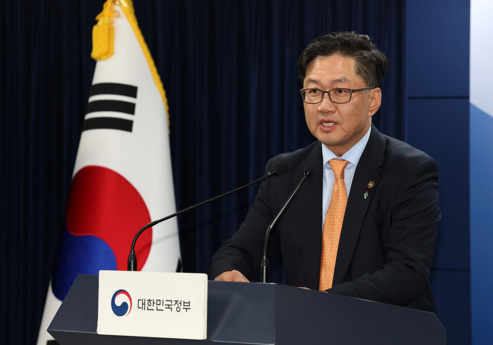 브리핑 진행하는 과학기술정보통신부 류광준 혁신본부장 [사진제공=뉴시스]