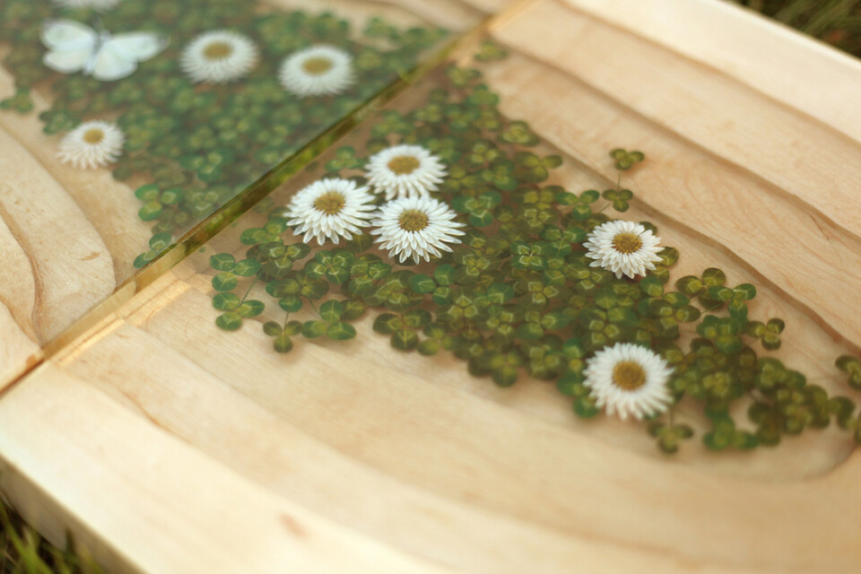 나는 네가 행복했으면 해_메이플, 레진에 아크릴릭 물감, 40 x 40 x 6 (cm), 2020<br>