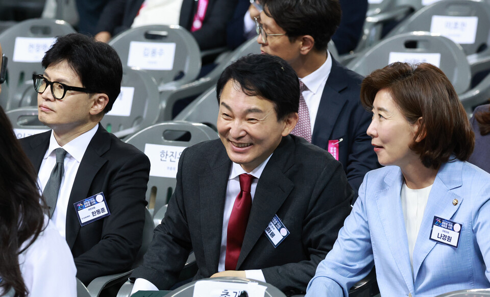 국민의힘 나경원(오른쪽부터), 원희룡, 한동훈 당대표 후보가 4일 인천 남동체육관에서 열린 한국자유총연맹 창립 제70주년 기념식에 참석해 있다. [사진제공=뉴시스]