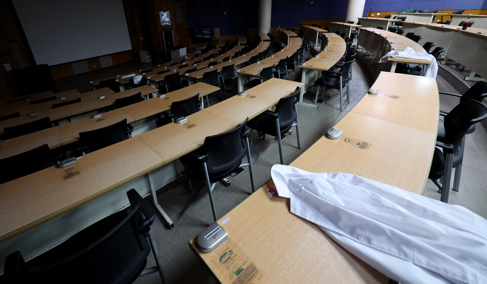 지난달 26일 대구 소재 한 의과대학 강의실이 텅 비어있다. [사진제공=뉴시스]<br>