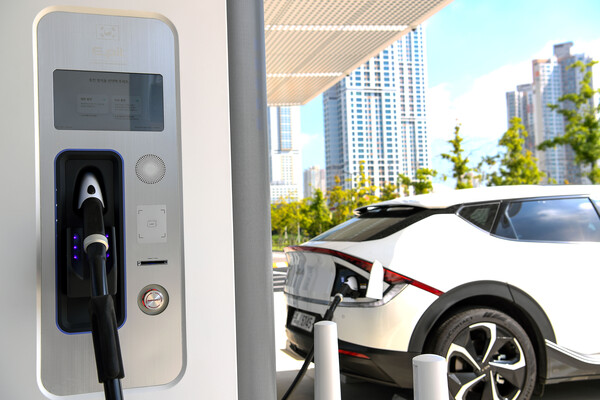 현대자동차그룹이 현대프리미엄아울렛 송도점에 고속 충전소 'E-pit'을 구축해 운영하고 있다. [사진출처=현대자동차그룹]