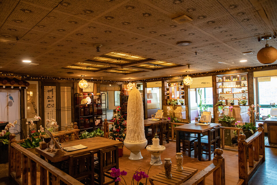 스타트업 ‘마음스토리’가 운영하는 한방카페 ‘예담’ 내부 전경 [사진제공=마음스토리]