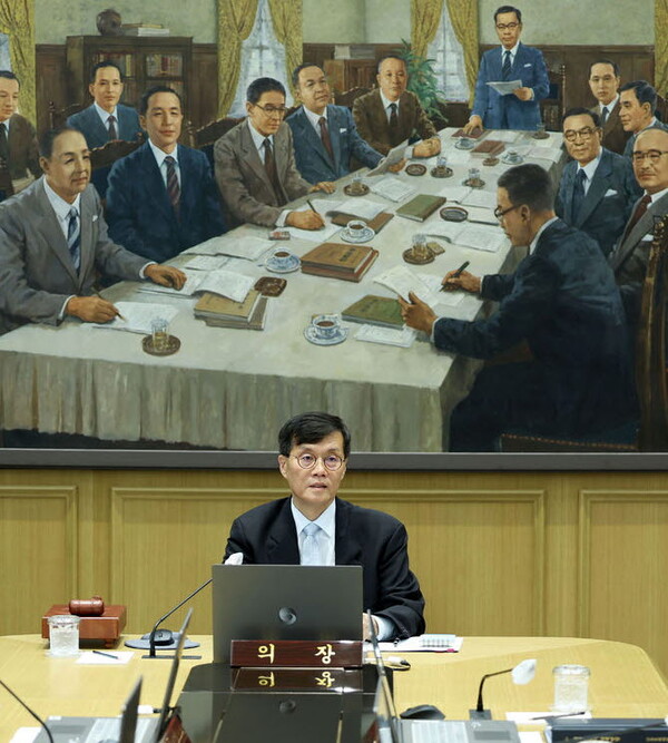 11일 금융통화위원회를 주재하고 있는 한국은행 이창용 총재 [사진출처=뉴시스]