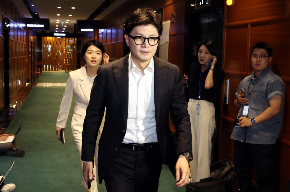 국민의힘 한동훈 대표가 지난 12일 오후 서울 여의도의 한 식당에서 열린 4선 의원과의 오찬회동에 참석하고 있다. [사진제공=뉴시스]