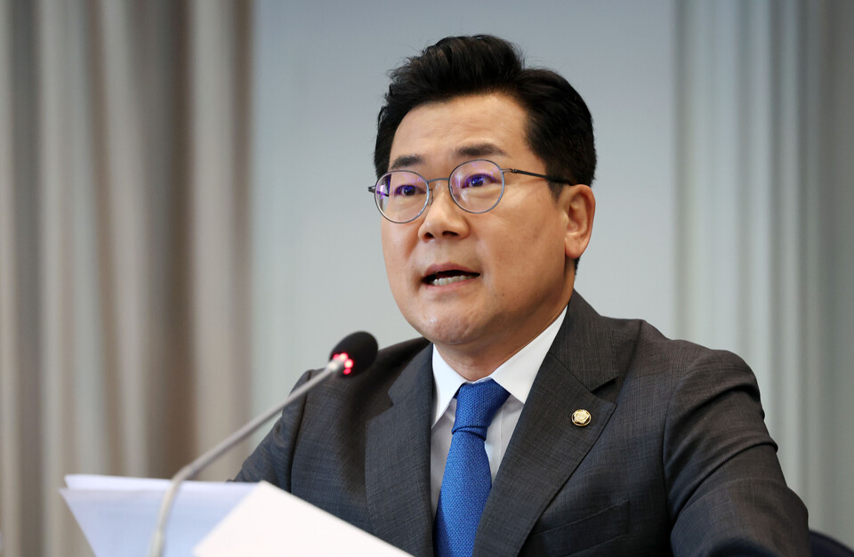 박찬대 더불어민주당 당대표 직무대행 겸 원내대표가 16일 서울 중구 프레스센터에서 열린 관훈토론회에서 기조연설을 하고 있다. [사진제공=뉴시스]