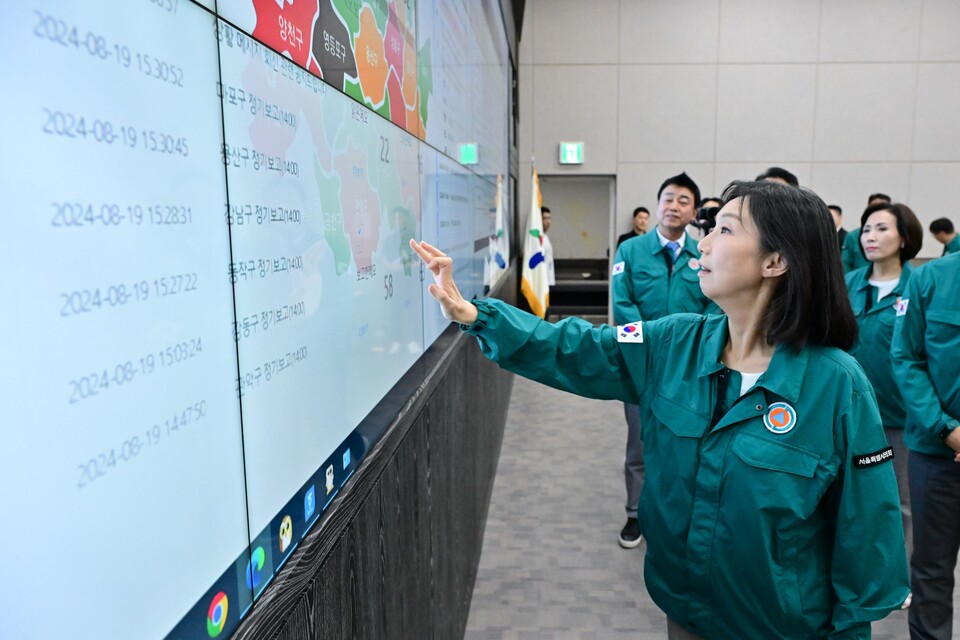 최호정 서울시의회의장이 지난19일 을지연습 전시종합상황실을 방문했다. [사진제공=서울시의회]