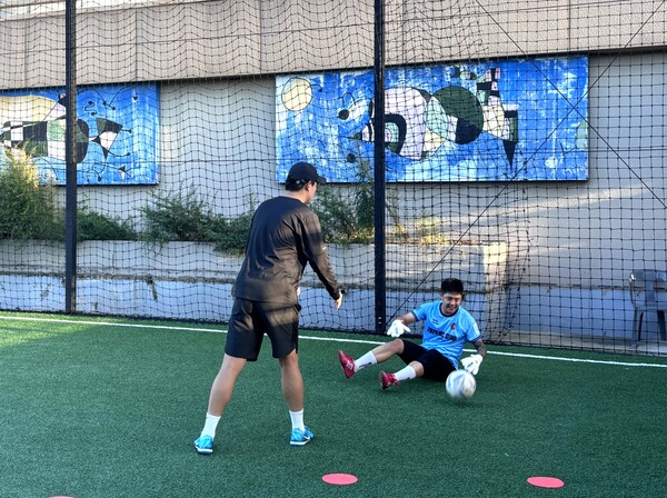 김재민 선수가 홈리스월드컵을 앞두고 훈련 중이다. [사진제공=빅이슈코리아]<br>