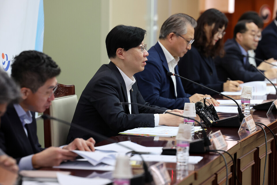 금융위원회 김소영 부위원장이 26일 오전 서울 종로구 정부서울청사에서 열린 신뢰회복과 혁신을 위한 보험개혁회의에서 발언하고 있다 [사진제공=뉴시스]<br>