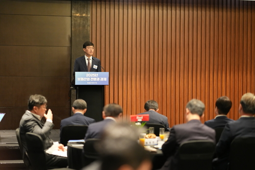 10일 서울 영등포구 여의도 콘래드호텔에서 열린 보험산업 전망과 과제 세미나에서 안철경 보험연구원장이 발언하고 있다. [사진제공=보험연구원]