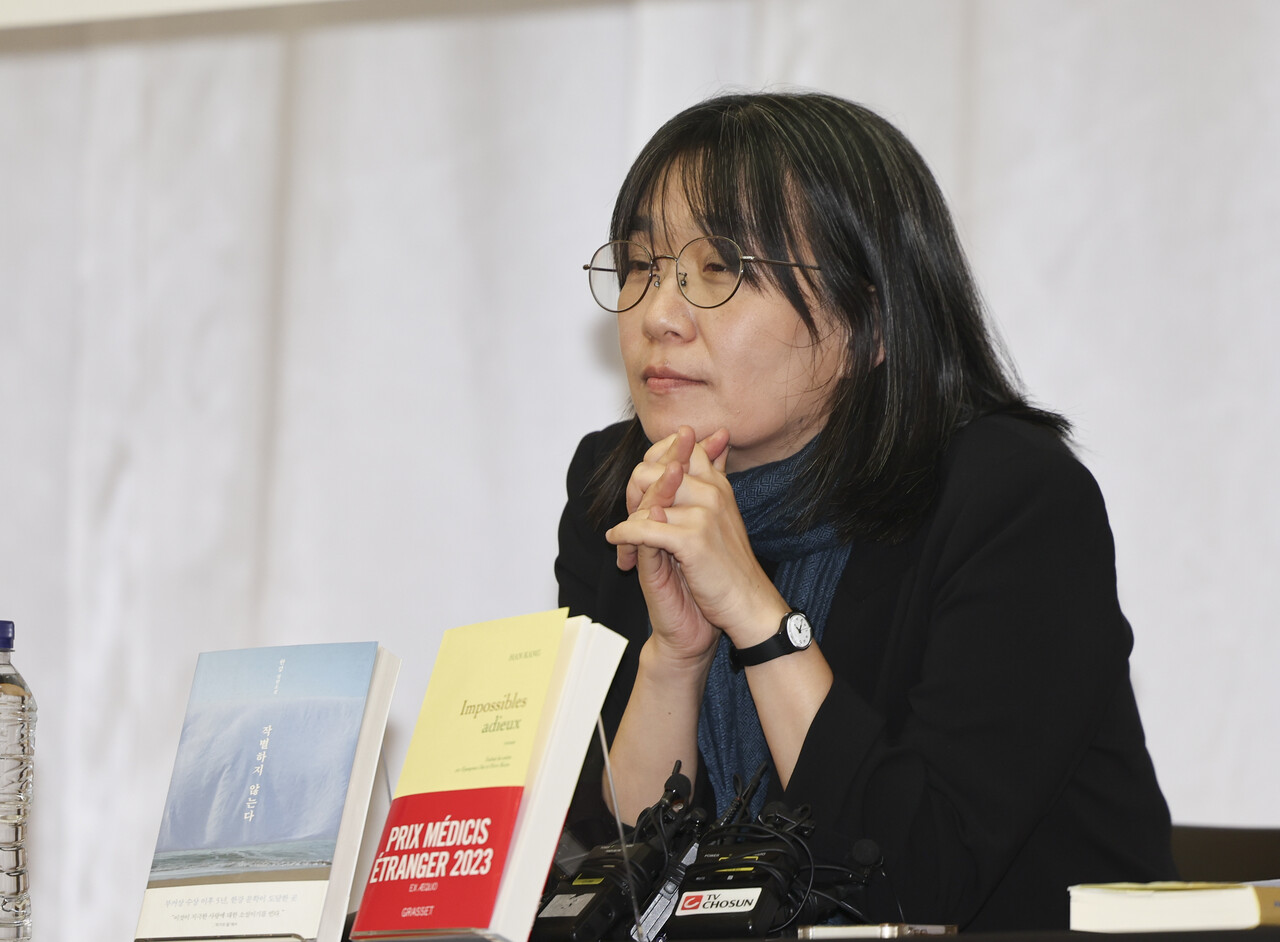 한국 최초, 아시아 여성 최초로 노벨문학상을 수상한 한강 작가. [사진제공= 뉴시스]