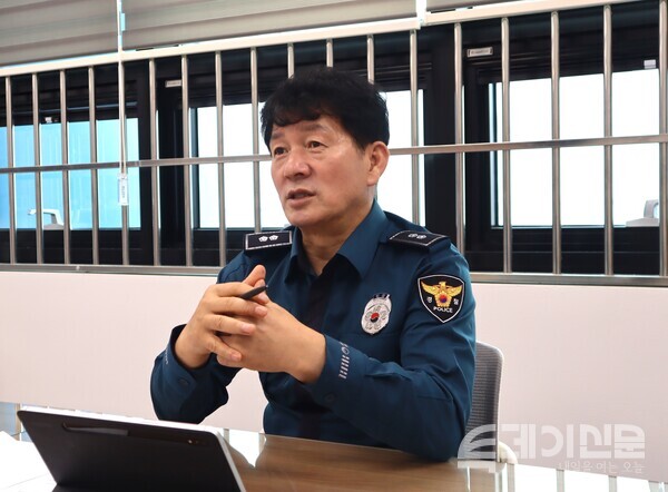 전국경찰직장협의회 민관기 위원장이 인터뷰에 응하고 있다.&nbsp;ⓒ투데이신문