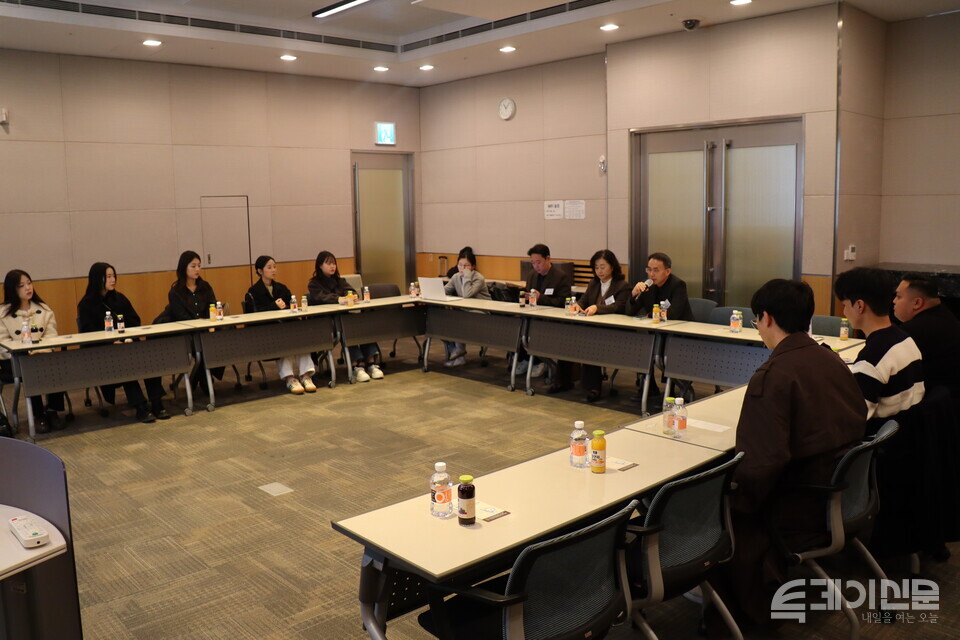 9일 서울 여의도 FKI타워 컨퍼런스센터 2층에서 ‘청년플러스 서포터즈 3기’ 수료식 및 해단식이 진행되고 있다. ⓒ투데이신문