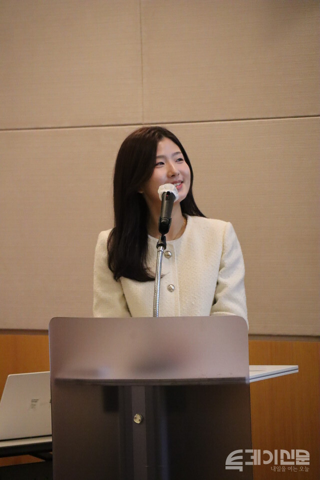 9일 서울 여의도 FKI타워 컨퍼런스센터 2층에서 진행된 ‘청년플러스 서포터즈 3기’ 수료식 및 해단식에서 이수형 서포터즈가 활동 결과를 공유하고 있다. ⓒ투데이신문