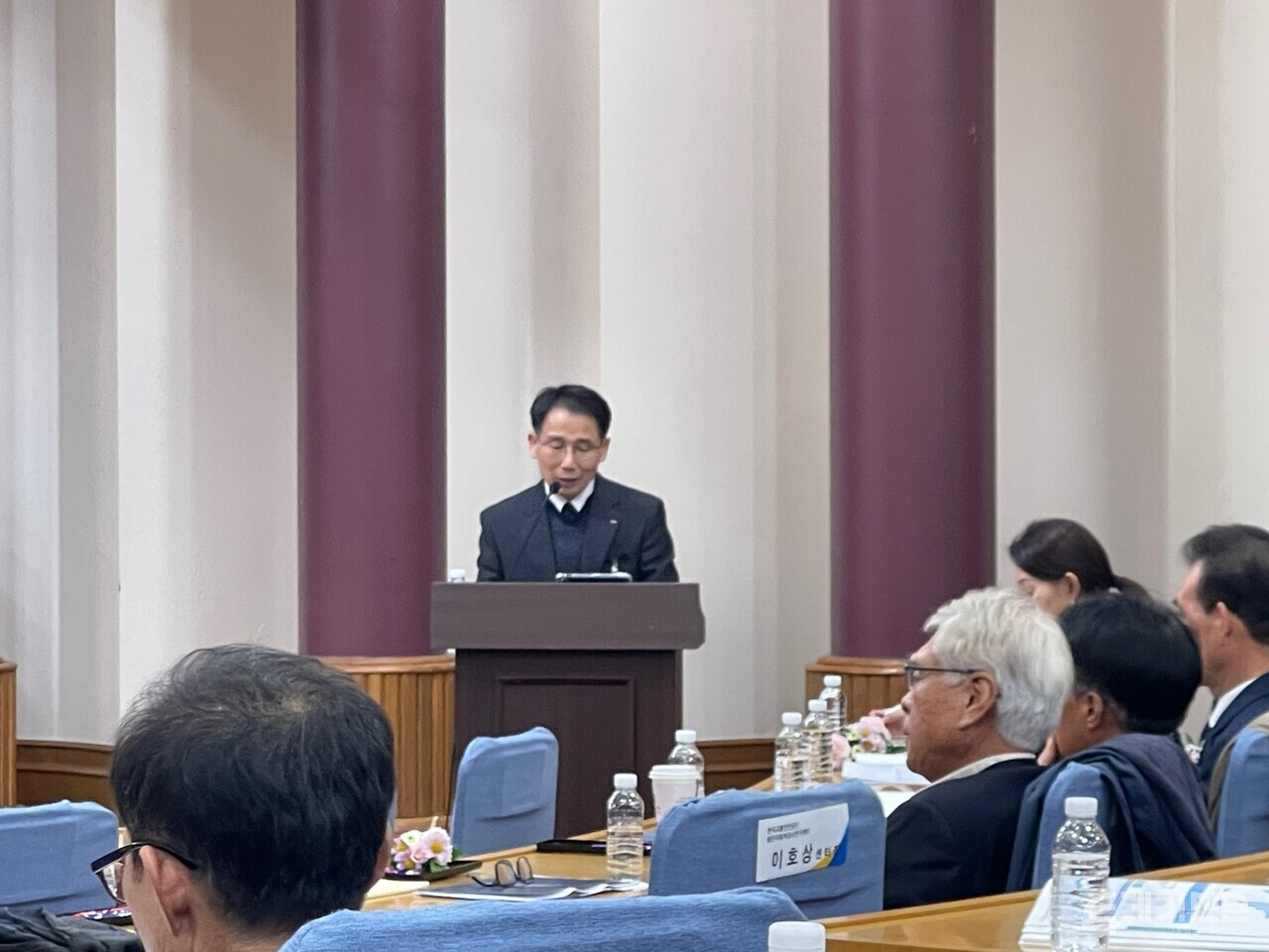 18일 국회의원회관 제1소회의실에서 열린 ‘미래를 항해하다: 전기자동차 안전관리 기술혁신’ 세미나에서 이호상 TS 센터장이 발언하고 있다. ⓒ투데이신문