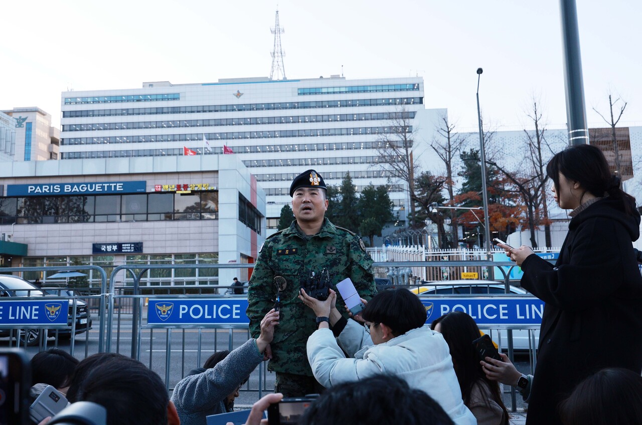 특전사 제707특수임무단 김현태&nbsp; 단장이 9일 서울 용산구 전쟁기념관 앞에서 기자회견을 진행하고 있다.&nbsp;[사진제공=뉴시스]<br>