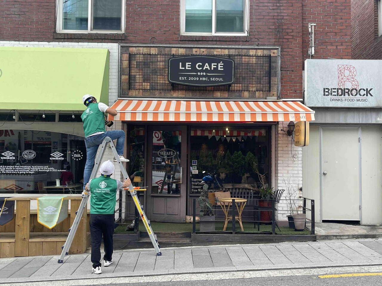 스타벅스 코리아, 소상공인 카페 대상 노후화된 시설 보수 지원 [사진제공=스타벅스]