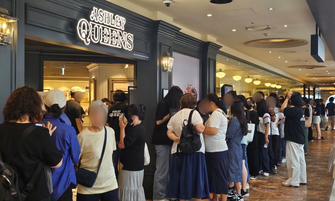 최근 저렴한 가격에 외식할 수 있는 뷔페형 식당의 인기가 늘어나면서, 이랜드가 운영하는 무한 리필형 뷔페 애슐리도 크게 성장했다. [사진 출처=이랜드]