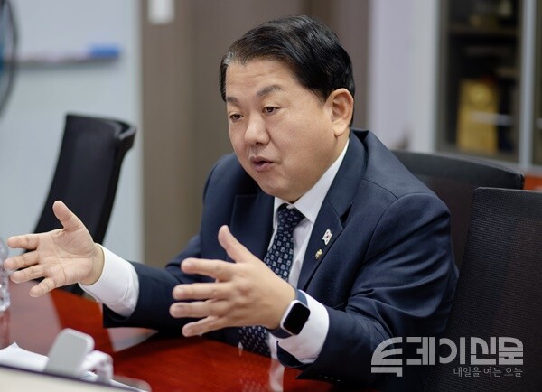 더불어민주당 김병주 최고위원이 국방개혁 방안에 대해 말하고 있다. ⓒ투데이신문<br>