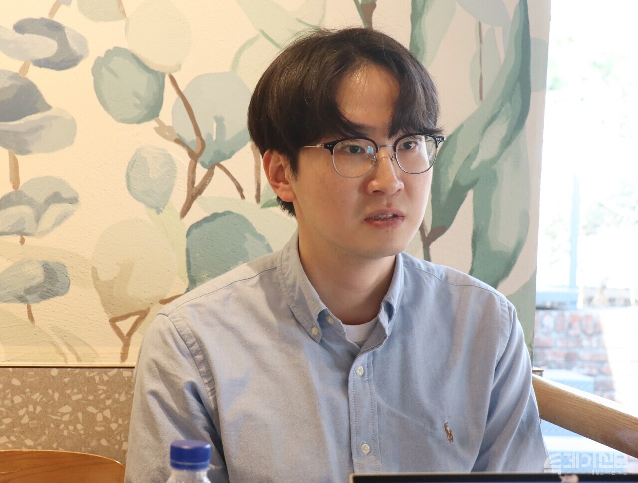 인터뷰 중인 경준씨의 모습. ⓒ투데이신문