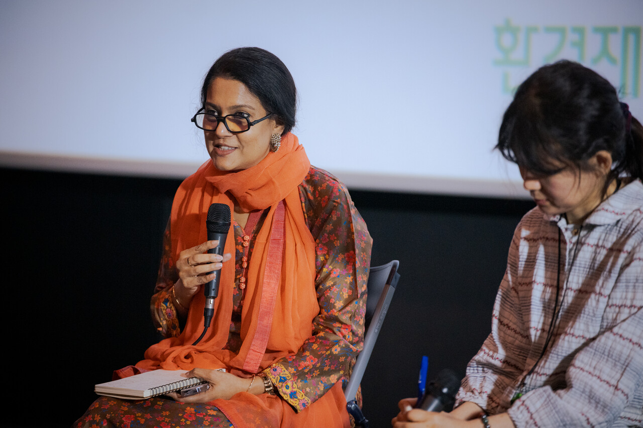 제21회 서울국제환경영화제 관객과의 대화(GV)에 참여한 환경운동가 리즈와나 하산 [사진제공=서울국제환경영화제]