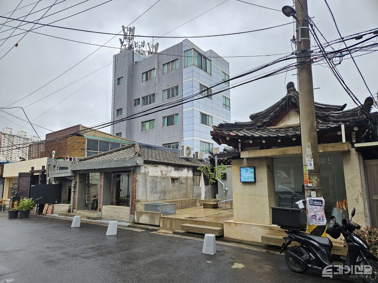 정비창 전면 1구역의 기존 가정집을 개조해 만든 카페.&nbsp;ⓒ투데이신문<br>