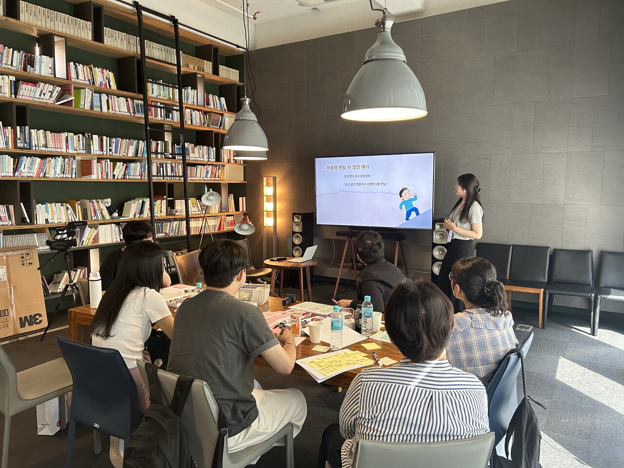 지난해 6월 초 한 프로젝트에 참여한 권유리씨가 자신의 고립·은둔 이야기를 발표하고 있다.&nbsp; [사진제공=본인]