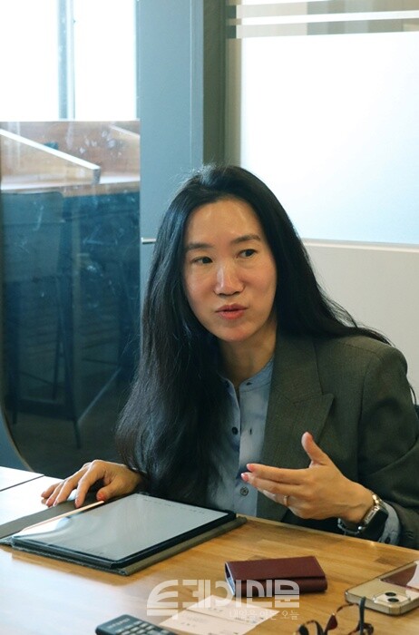 투데이신문과 인터뷰를 진행하고 있는 국민대학교 글로벌융합학부 김선애 연구교수 ©투데이신문<br>